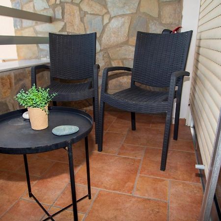 Central, By Sea, Seaview, Renovated 1 Bedroom Flat Larnaka Exterior foto