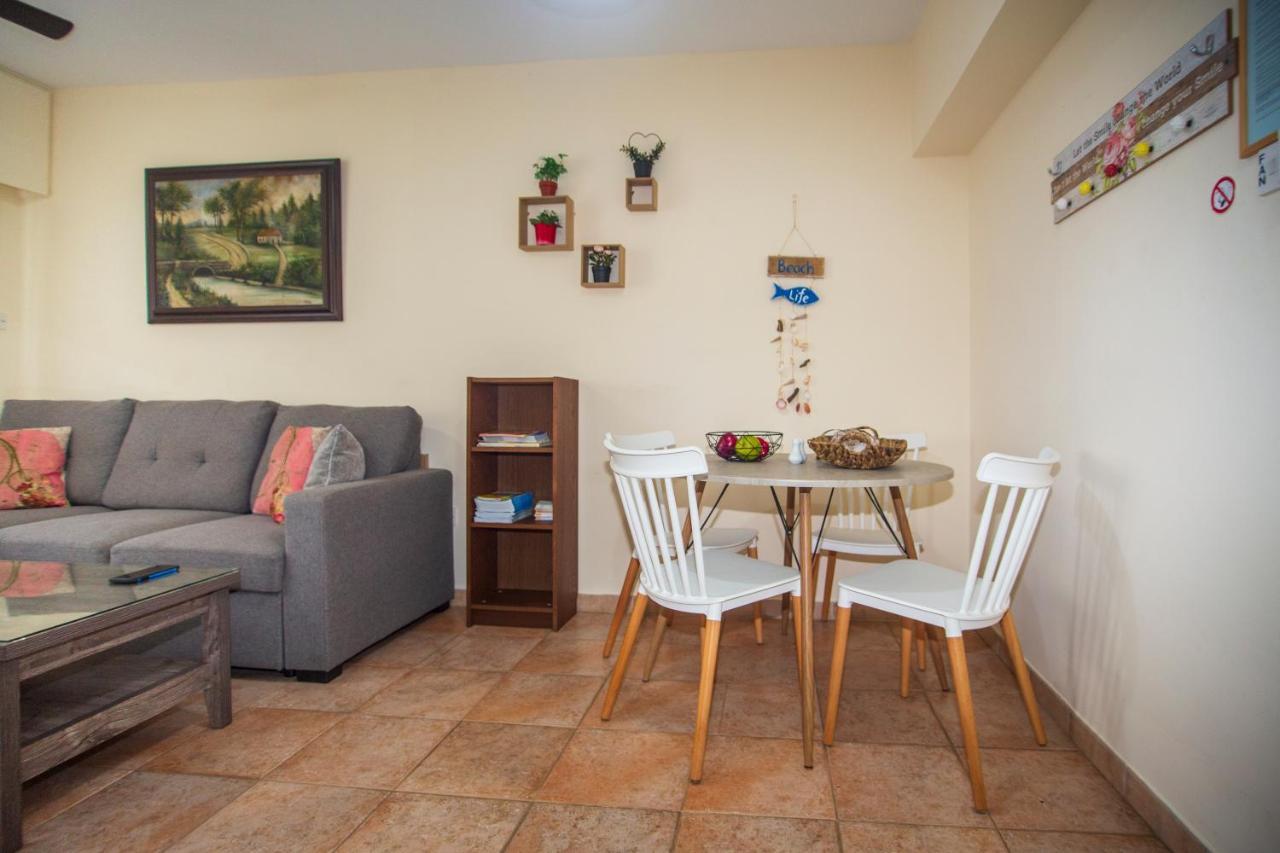 Central, By Sea, Seaview, Renovated 1 Bedroom Flat Larnaka Exterior foto