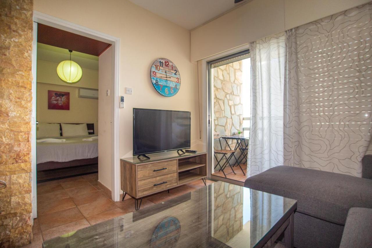 Central, By Sea, Seaview, Renovated 1 Bedroom Flat Larnaka Exterior foto
