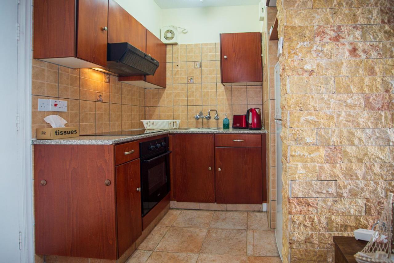 Central, By Sea, Seaview, Renovated 1 Bedroom Flat Larnaka Exterior foto